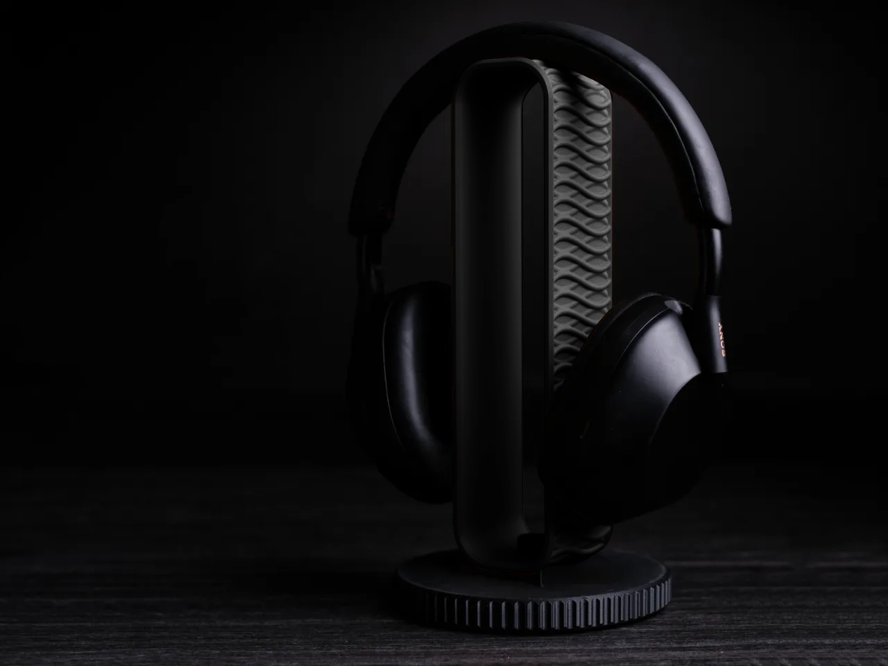 Minimalist Headset Stand for Modern Desks